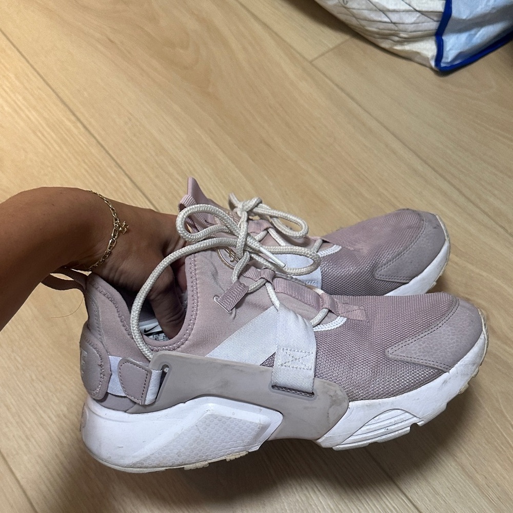 Nike Women's Light Pink and White Sneakers